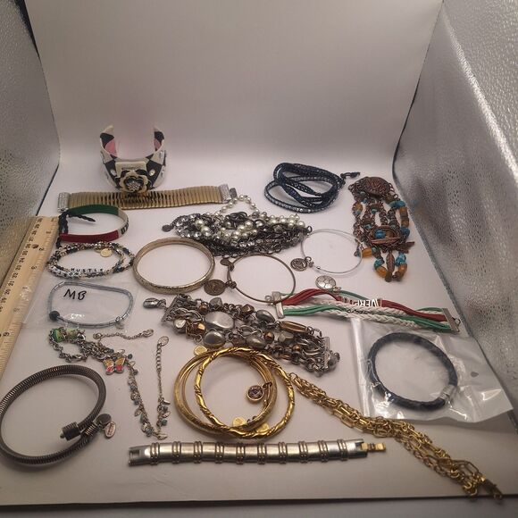 Lot Of 20 Of Used Unbranded/branded Bracelets - Picture 7 of 17